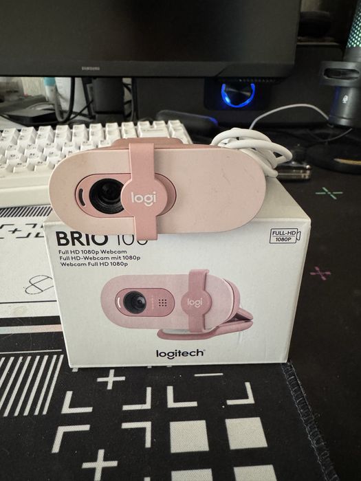 Вебкамера Logitech brio 100 Full HD 1080p Webcam
