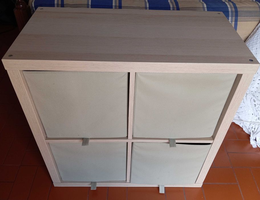 Estante/móvel com gavetas