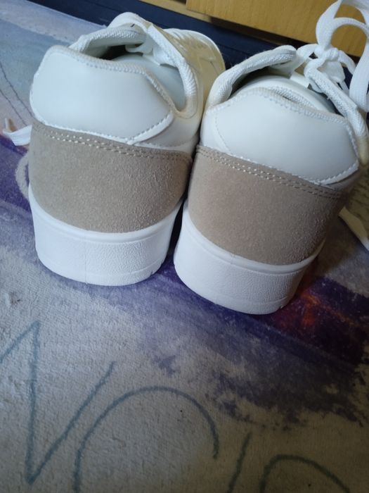 Sneakersy rozm 39 białe nowe