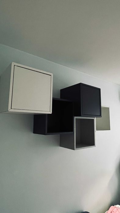 Zestaw szafek EKET IKEA otwarte i zamknięte
