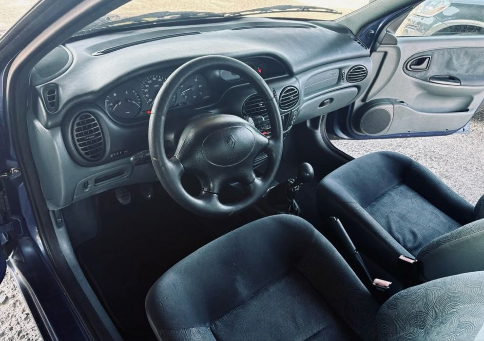 Renault Mégane — fotografia 7