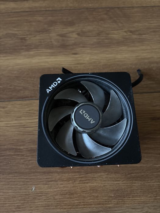 Chłodzenie procesora AMD Wraith Prism RGB