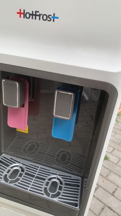 Кулер для води Hotfrost v1133