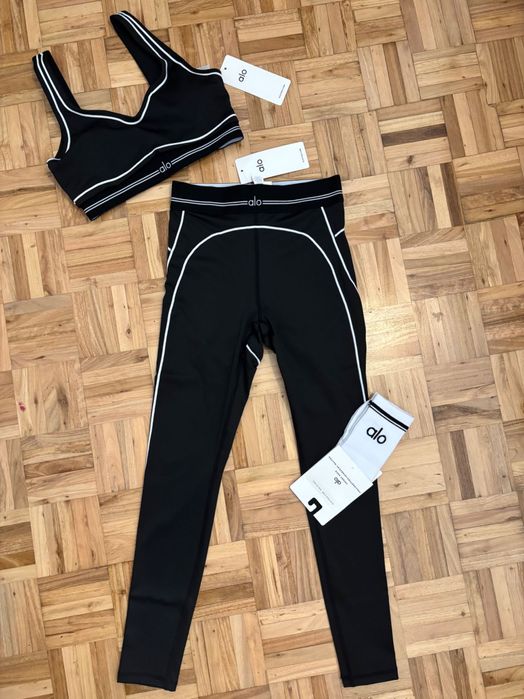 Conjunto ALO yoga