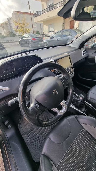 Peugeot 2008 1.2 PureTech Allure