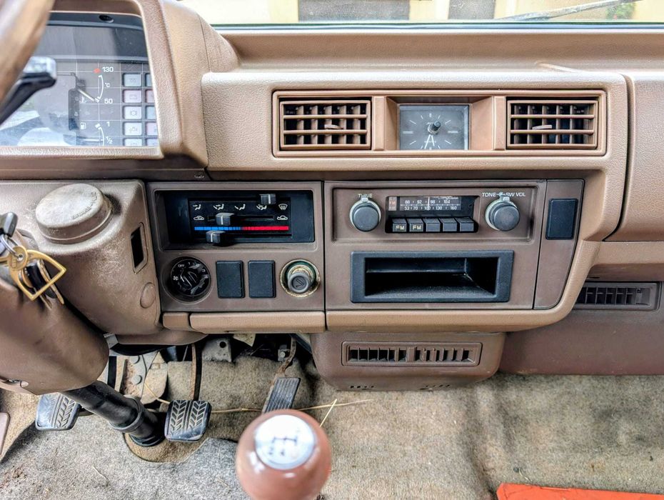 Mazda E2200 Pick-Up