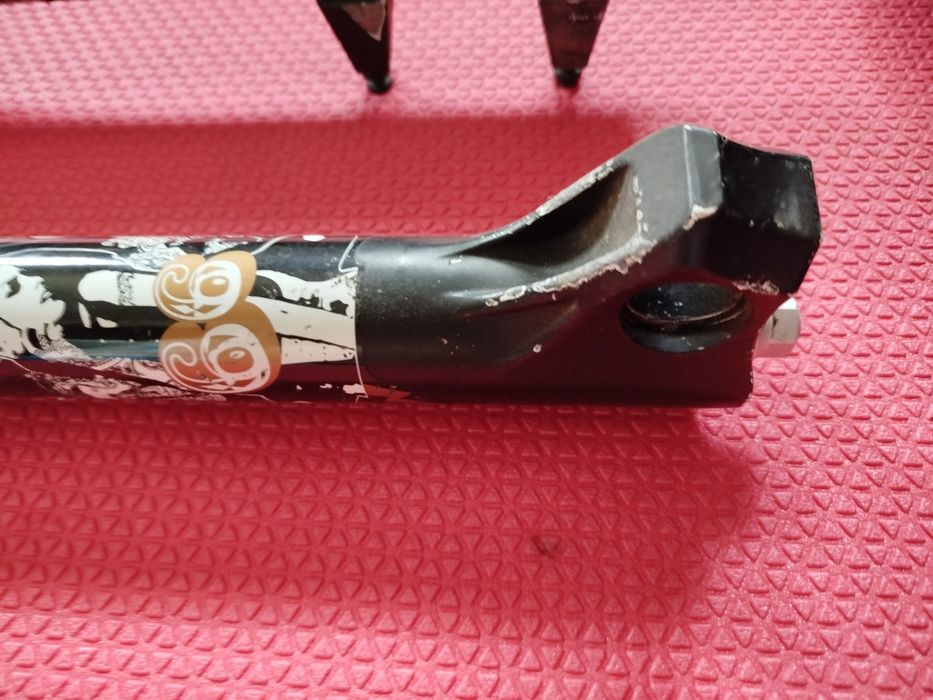 Suspensão bicicleta Marzocchi Bomber 66