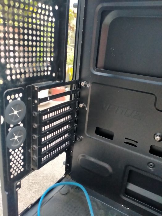 Caixa ATX Venus com leitor DVD