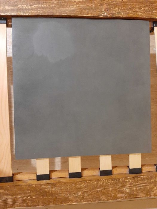 продам стильный серый (матовый)кафель НОВЫЙ  в упаковке Италия.