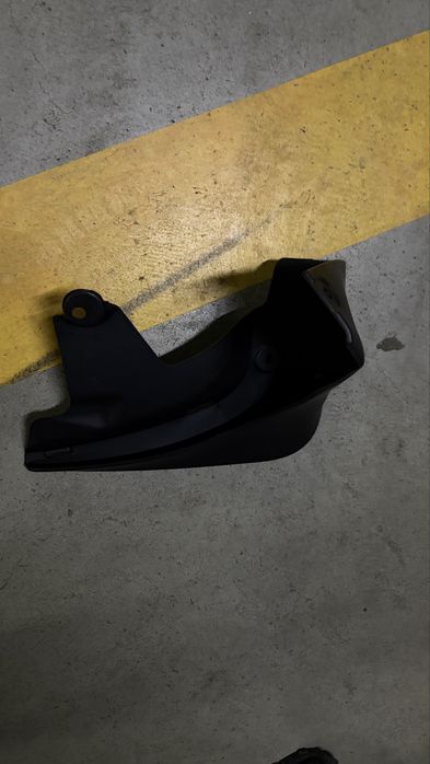 Брызговик задний левый Тесла 3 от 2016 до 2021 года