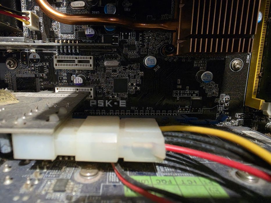 Komputer Retro LGA775 | Asus P5K-E | Gigabyte GeForce (9600GT / GTS250) | Chłodzenie OCZ