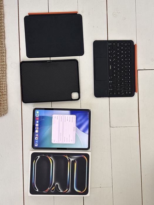 New IPad Pro M5 - 256gb com proteçao e teclado