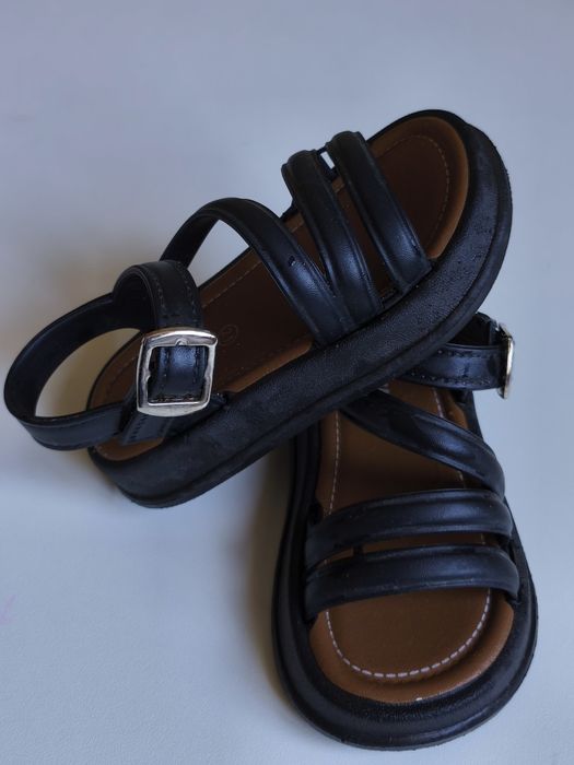 Босоніжки дитячі