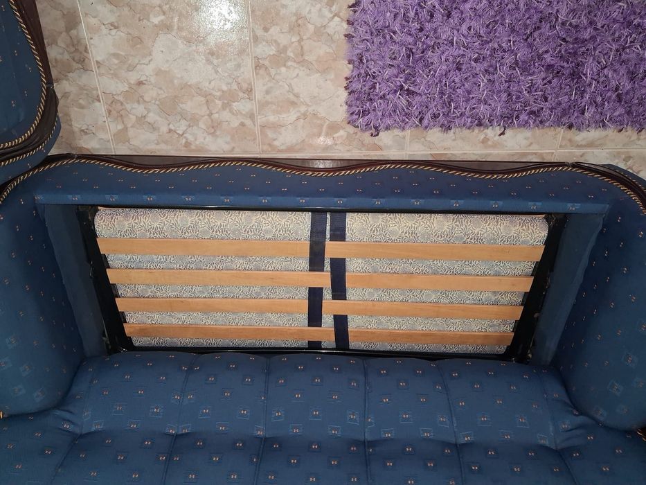 Sofa cama e duas poltronas