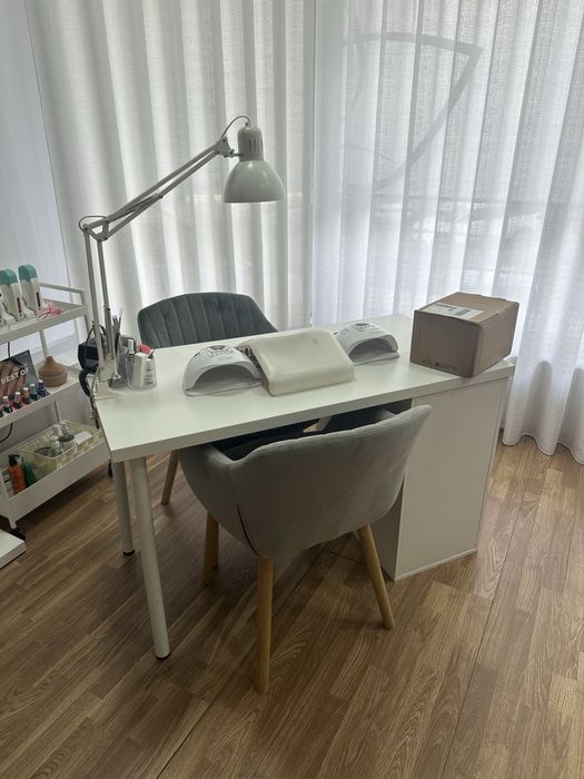 Aluga-se mesa se manicure Braga