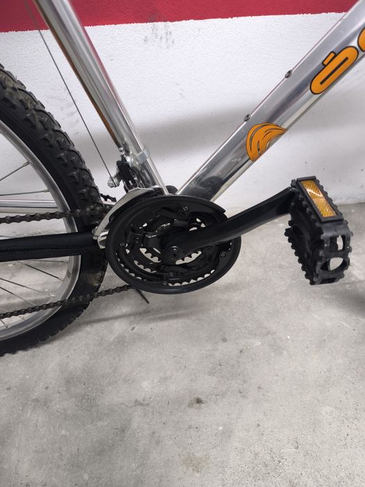 - Bicicleta BTT roda 26 em alumínio como nova