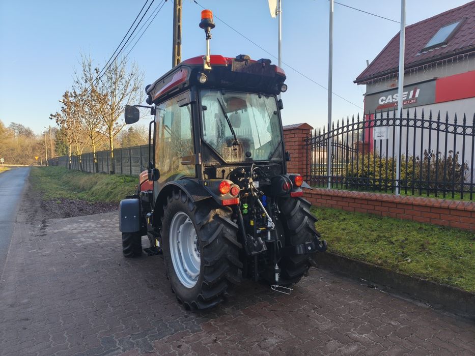 Ciągnik sadowniczy CASE QUANTUM 80N fabrycznie Nowy