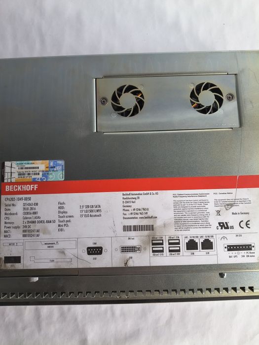 przemysłowy panel PC firmy Beckhoff, dokładnie model CP6202-1049-0050