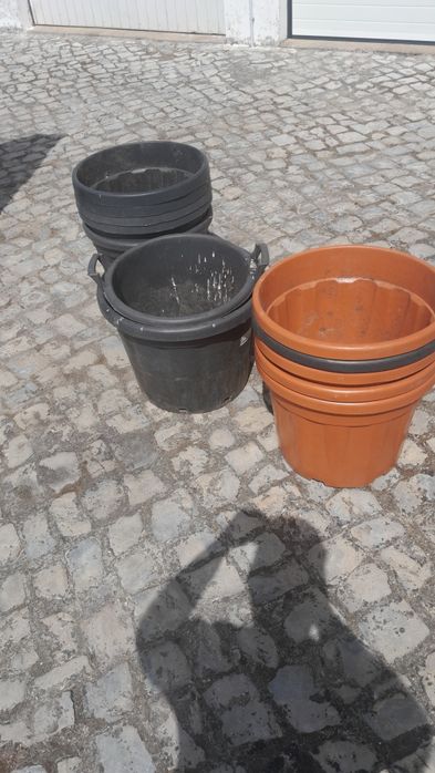 Baldes ou vasos plástico