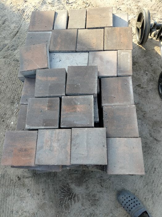 Sprzedam kostkę, krawężniki, płyty