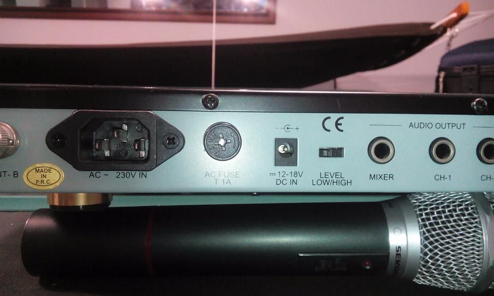 Microfone Seka WR-242R wireless receiver