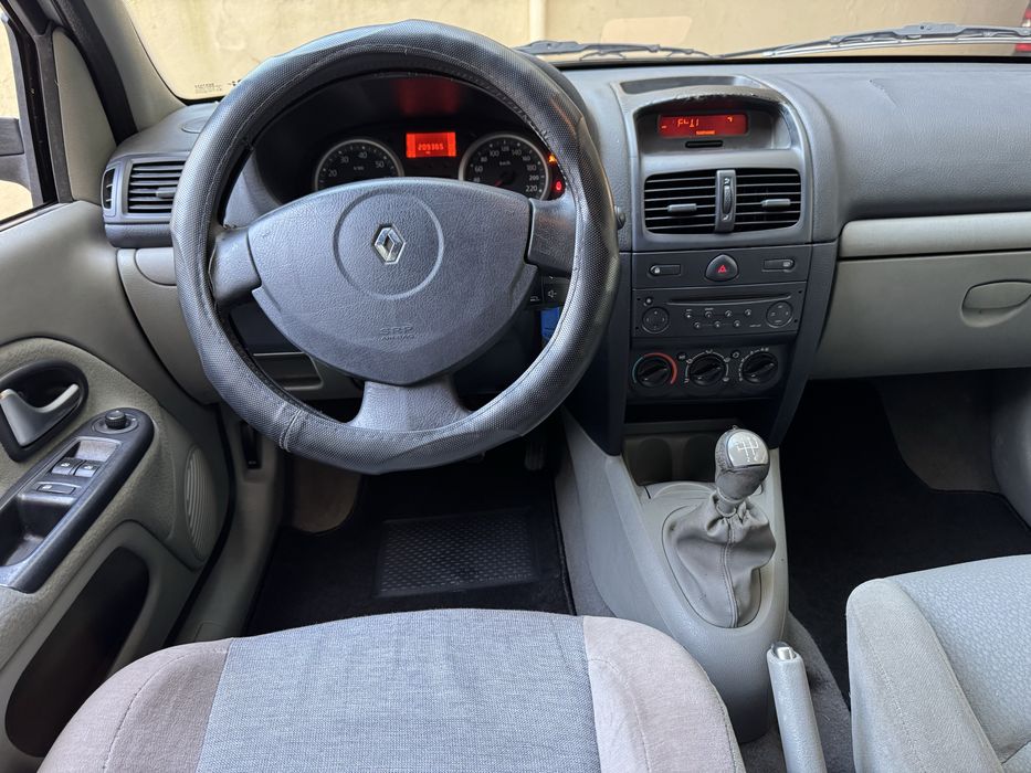 Renault Clio II 1.2 16V - RESERVADO