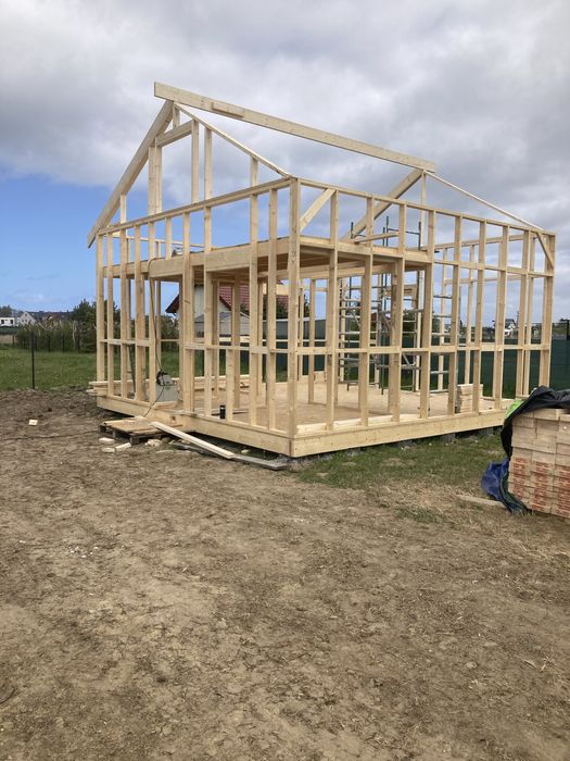 Budowa domów szkieletowych  . Tarasów altany zabudowy z drewna