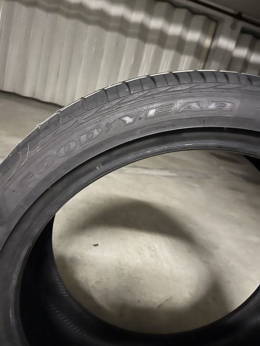 Pneus Goodyear RFT 245/40/19