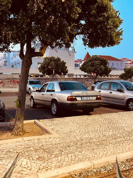 Mercedes-Benz 230 E W124 — 1984 foto 2