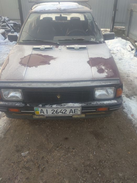 Продам Рено 9, 1.7 бензин на ходу 600 $