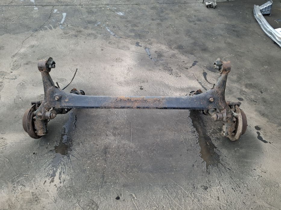 Toyota Corolla E12 Belka Zawieszenia Tył