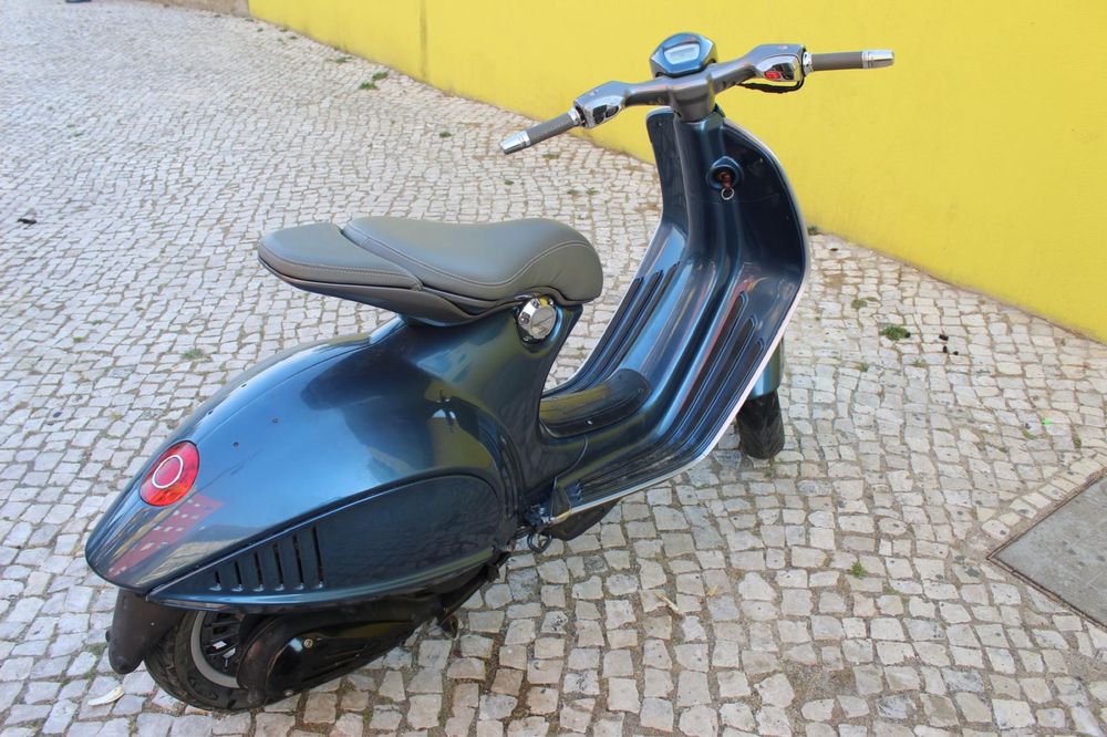 Vespa 946 Belíssima