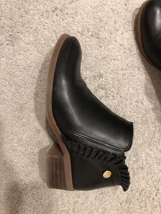 Botim em Pele Preto