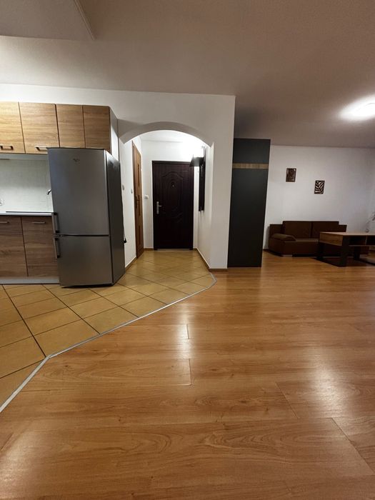 Kompletnie umeblowana kawalerka z balkonem. Ogrzewanie w cenie.
