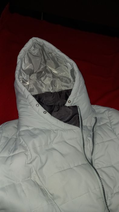 Продам тоненький пуховик