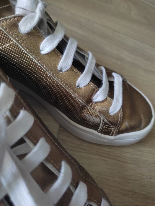 Кросівки жіночі Adidas. 37 р.