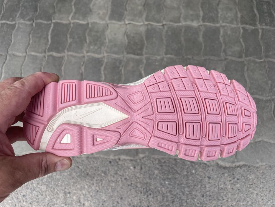 Жіночі кросівки Nike Vomero Custom Pink 36-41
