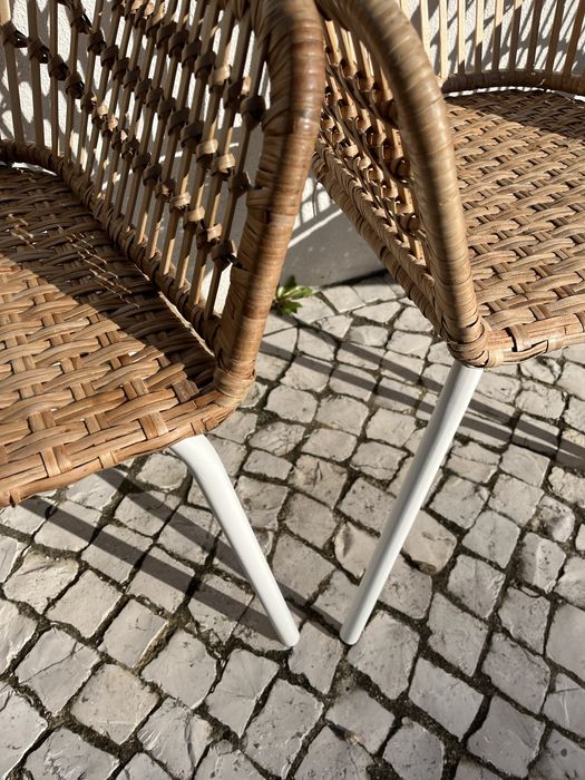 Conjunto de seis cadeiras de rattan/vime, como novas, para exterior.