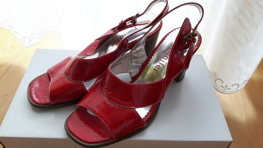 Buty damskie - sandały - wiatrówki - Nowe Roz. 39 - na obcasie - CCC