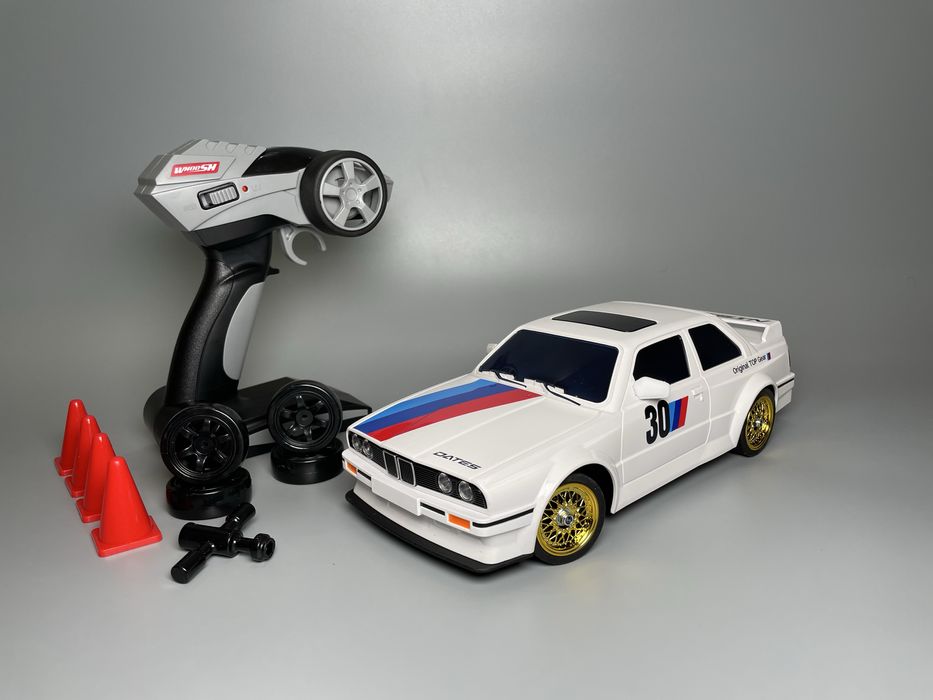 Радиоуправляемая дрифт машинка на радиоуправлении на радіокеруванні