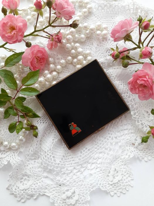 Барыня пудреница 1967 СССР Ленинградский ювелирный эмали латунь