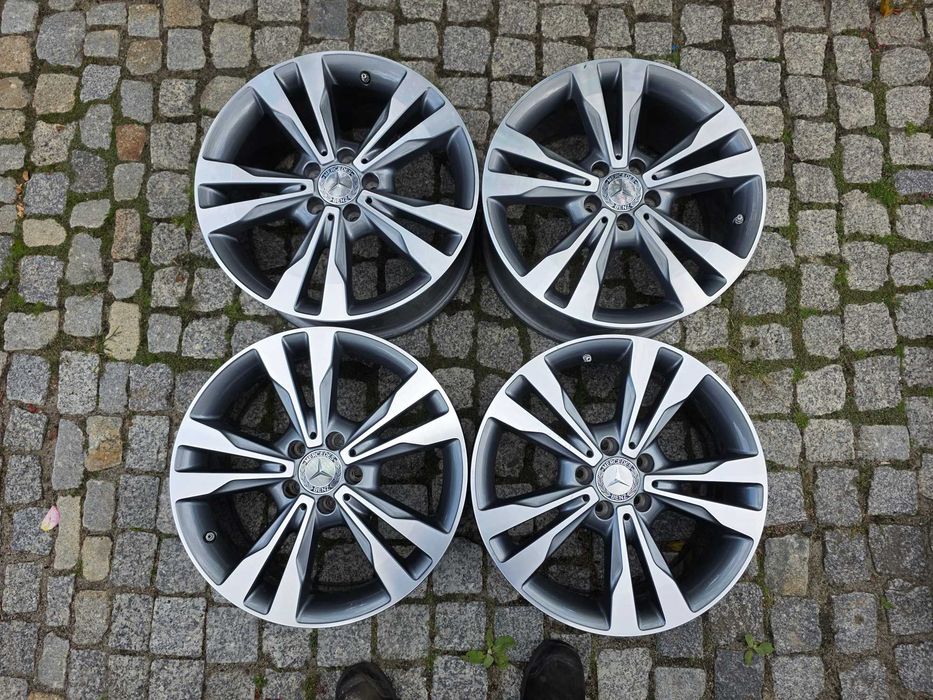 Oryginalne felgi aluminiowe w dwóch szerokościach z czujnikami MERCEDES C klasa W205 18" 5x112 7,5J ET 44 8,5J ET 56