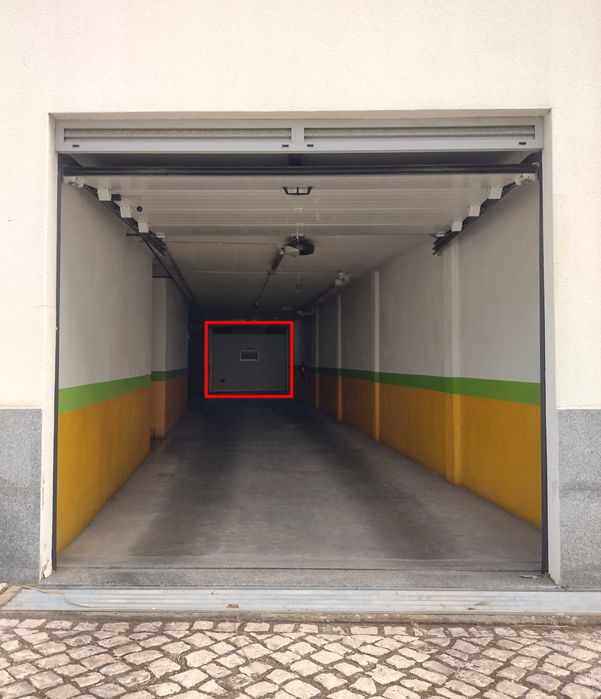 Arrendamento de garagem na Quinta das Marianas - Parede, Carcavelos