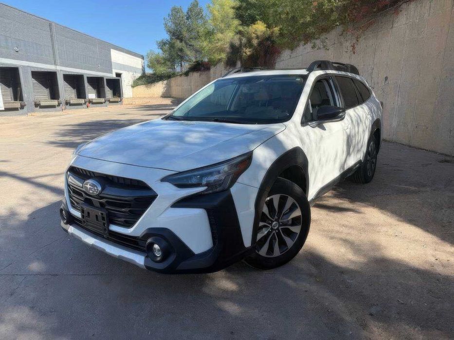 Subaru Outback Limited      2023