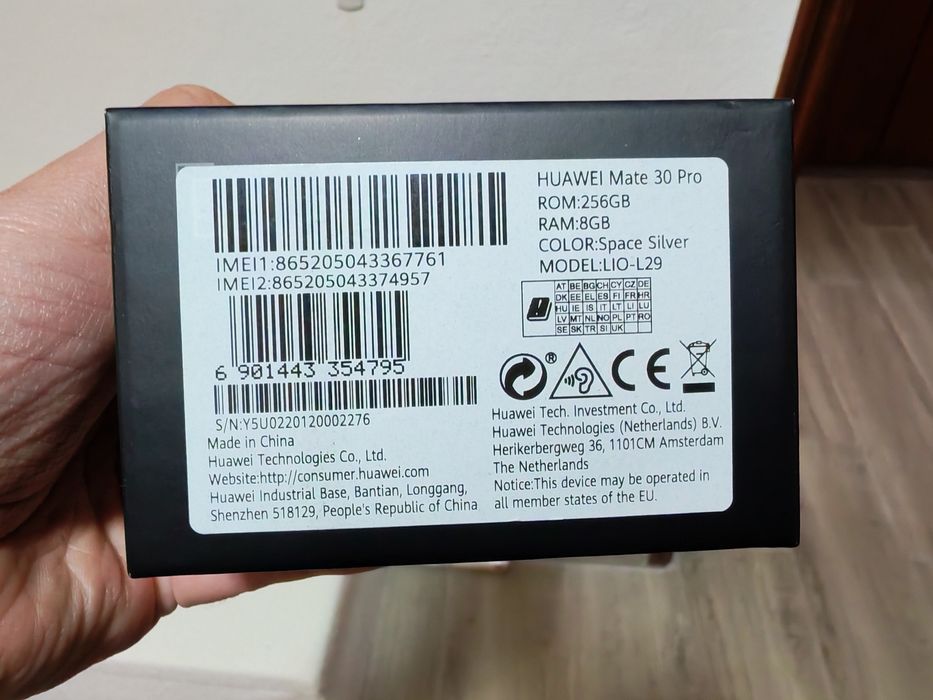 Smartphone Huawei Mate 30 Pro em estado irrepreensível