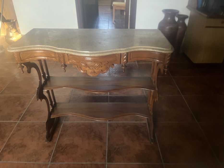 Consola com pouco uso.
