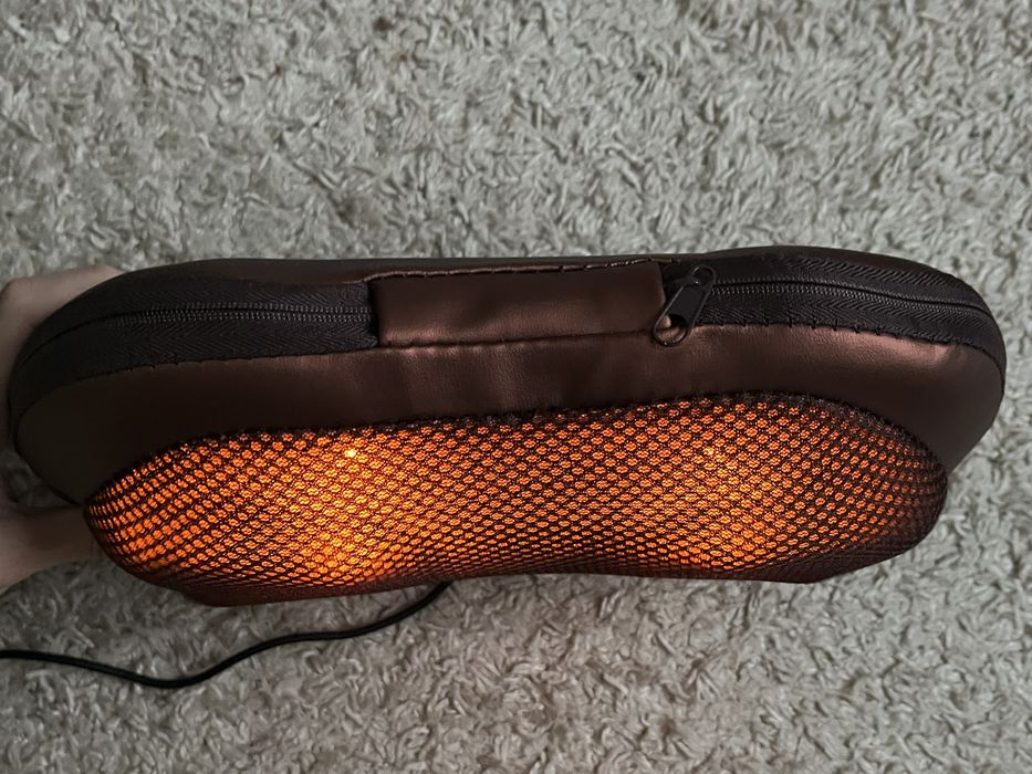 Масажер-подушка з підігрівом