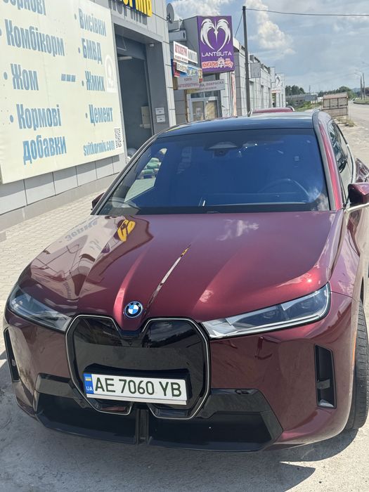 BMW iX 2023 електрична
