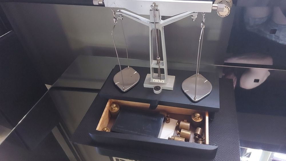 Stara Waga laboratoryjna jubilerska lata 70te