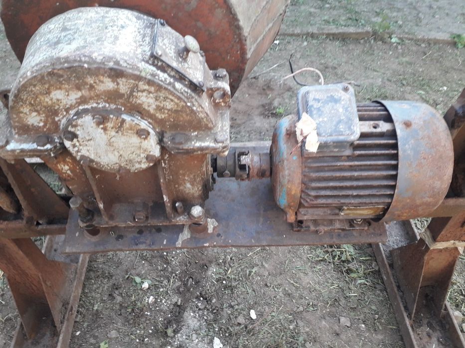 Продам редукторную бетономешалку